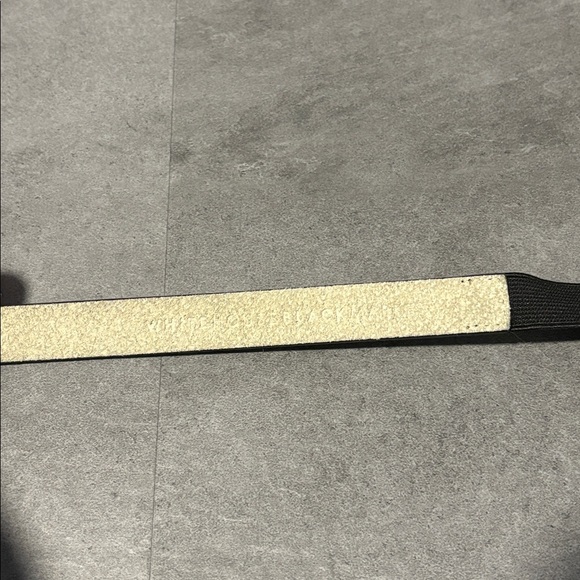 WHBM • Slim Black Belt - Picture 4 of 8